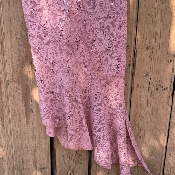 Beautiful Dress - Picture 8 of 8